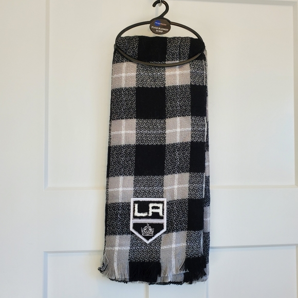 BNWT Black Plaid NHL Los Angeles Kings Blanket Scarf Little Earth - Picture 2 of 7